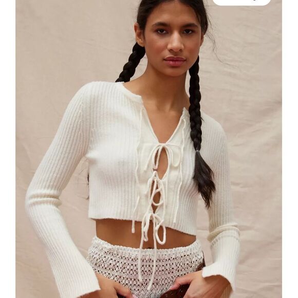 Urban Outfitters Kimchi Blue Jane Bow Tie-Front Cardigan Ivory Large NWT - Picture 1 of 5